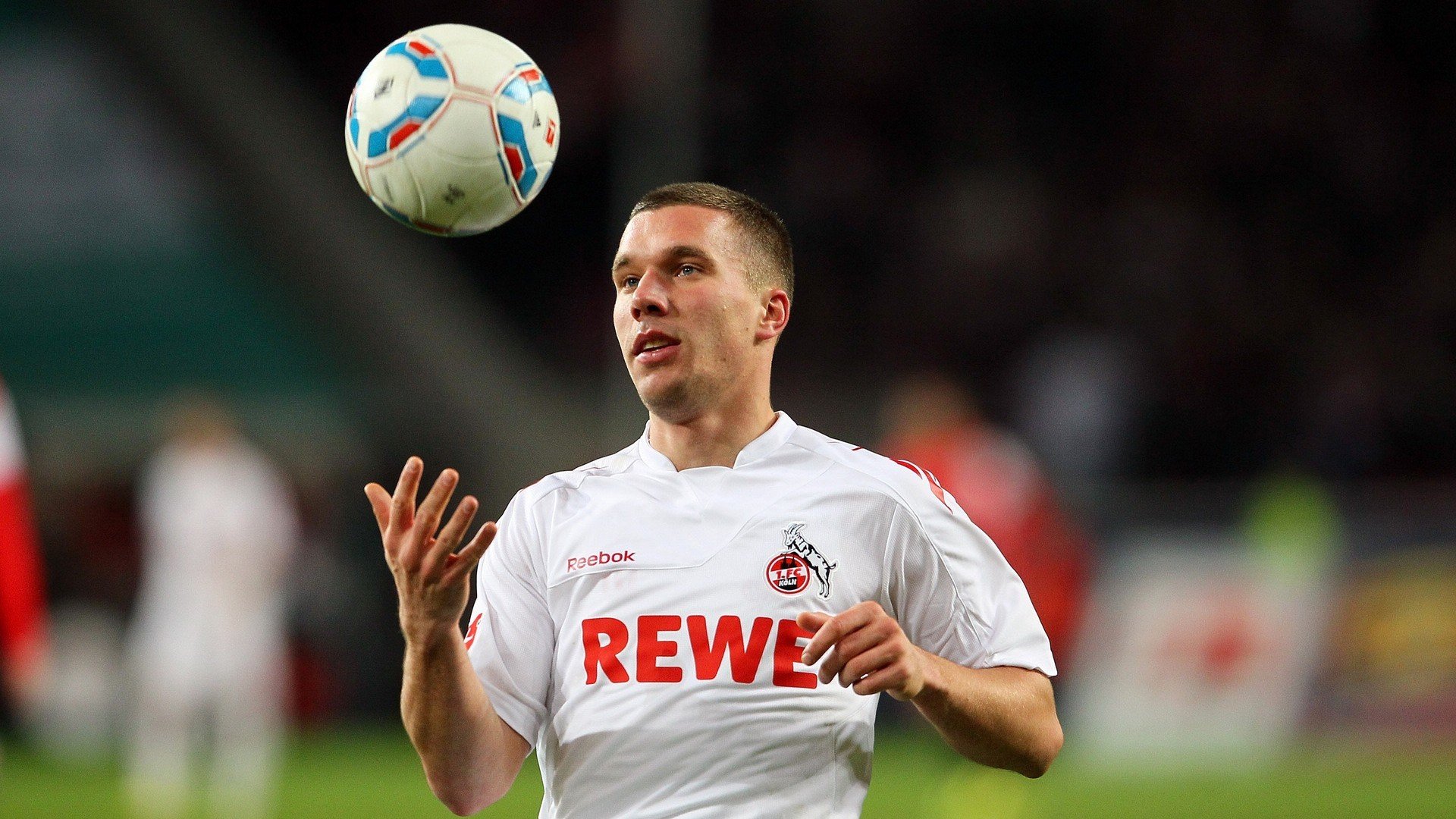 铜墙铁壁!加拿大防守体系锁死里昂,金玟哉稳如磐石成定海神针