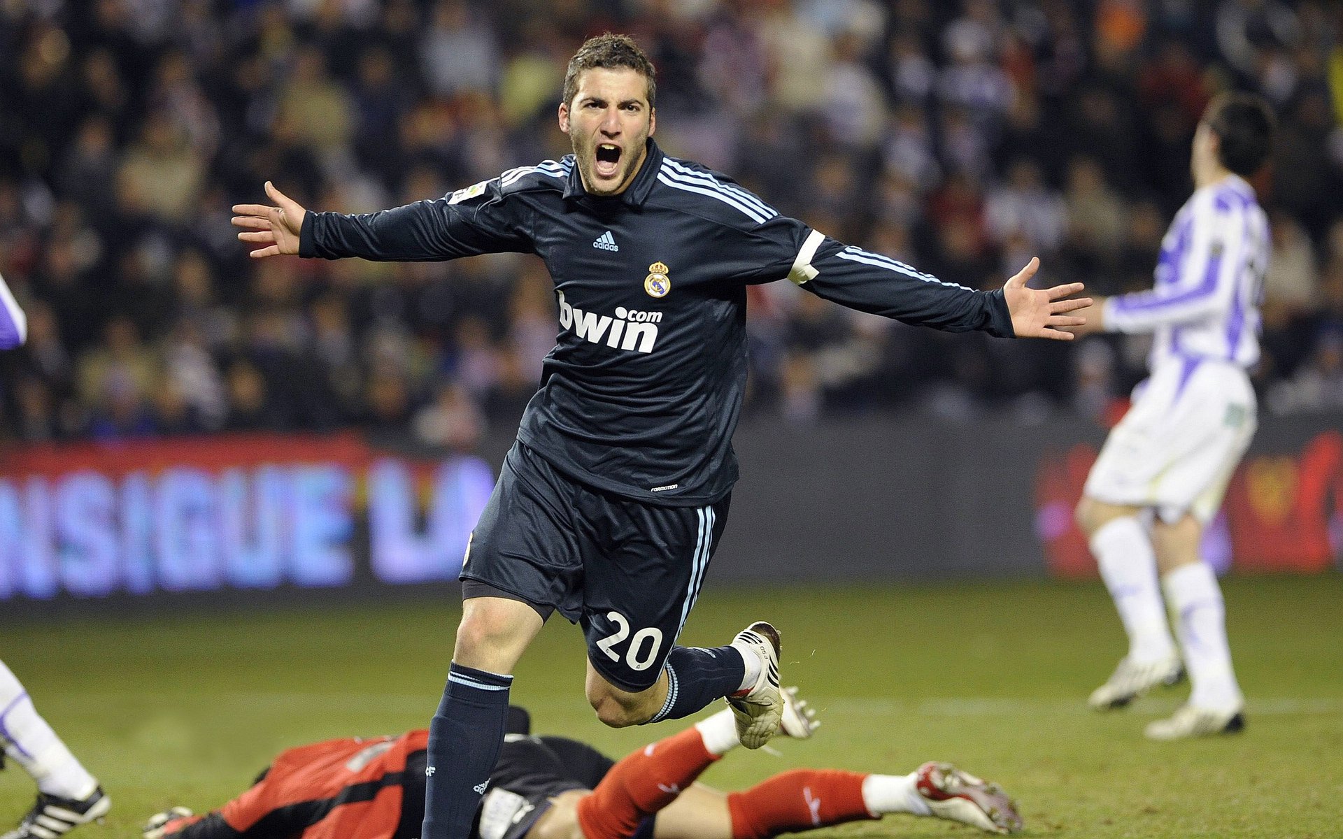 爱游戏网页版-鏖战华沙，韩国铁血逆转波兰，卡塞米罗一球定乾坤惊艳世界